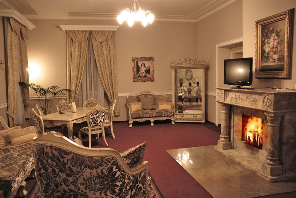 ホテルZamek Kamenny Dvur Mostov エクステリア 写真